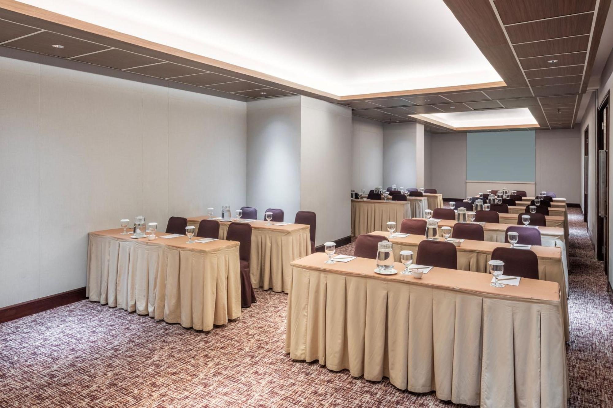 Hotel Santika Premiere Bintaro Serpong Esterno foto