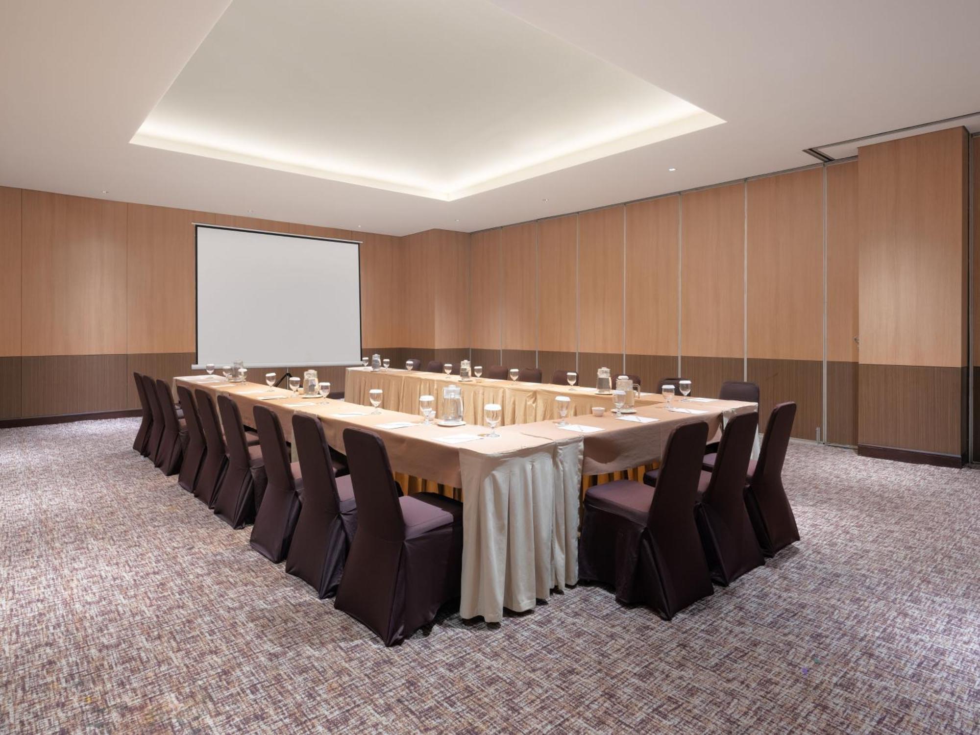 Hotel Santika Premiere Bintaro Serpong Esterno foto