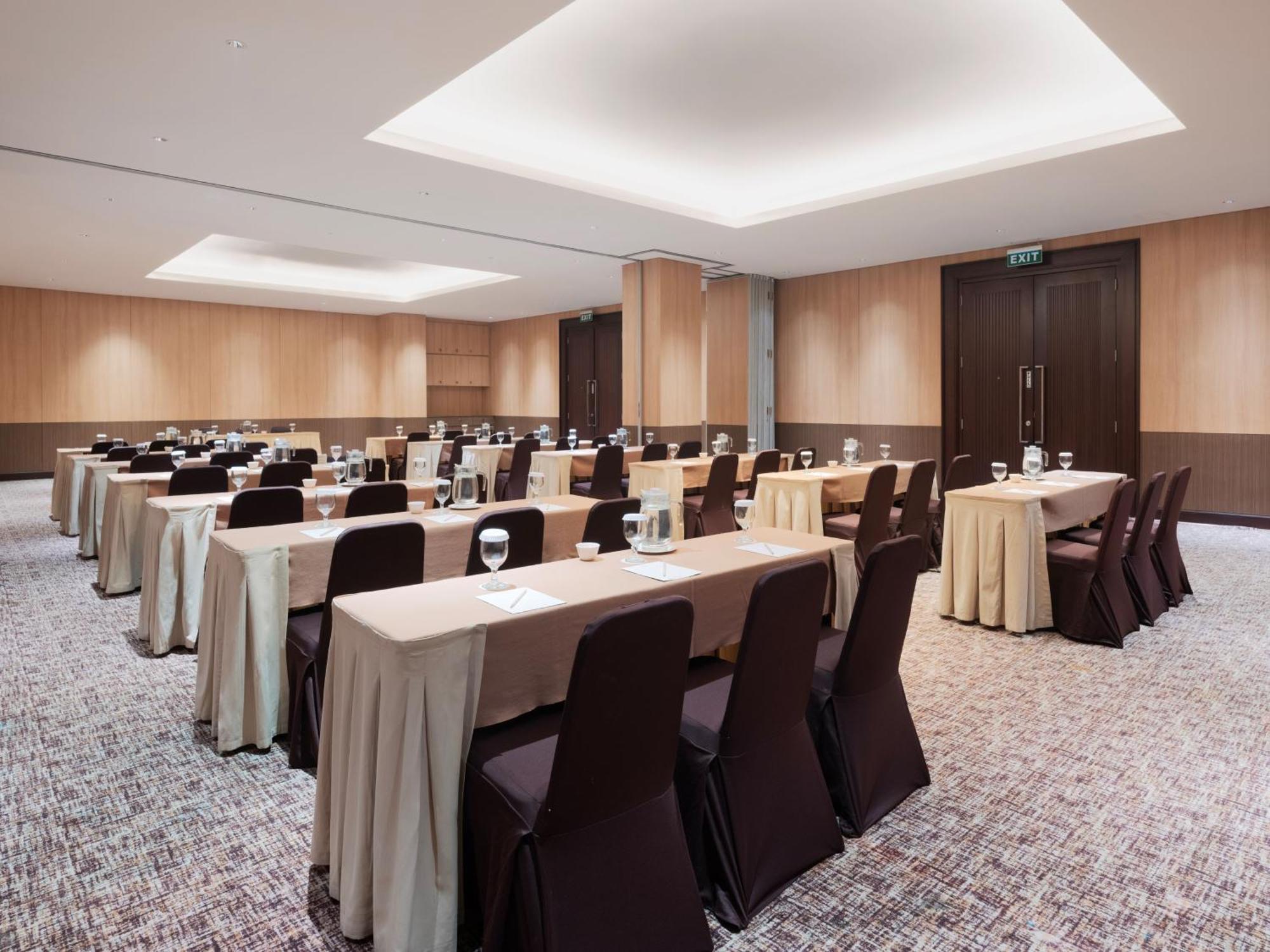 Hotel Santika Premiere Bintaro Serpong Esterno foto