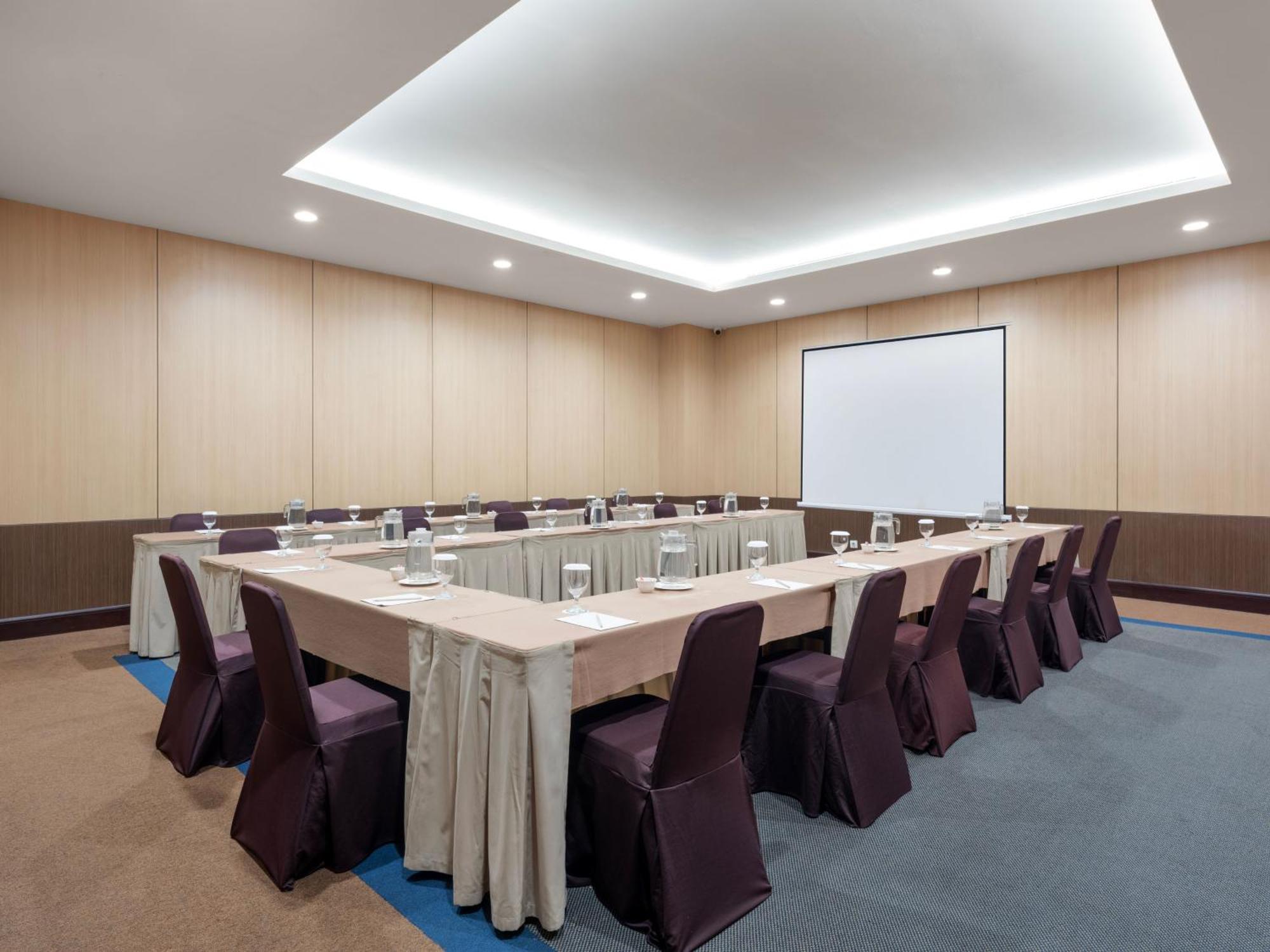 Hotel Santika Premiere Bintaro Serpong Esterno foto