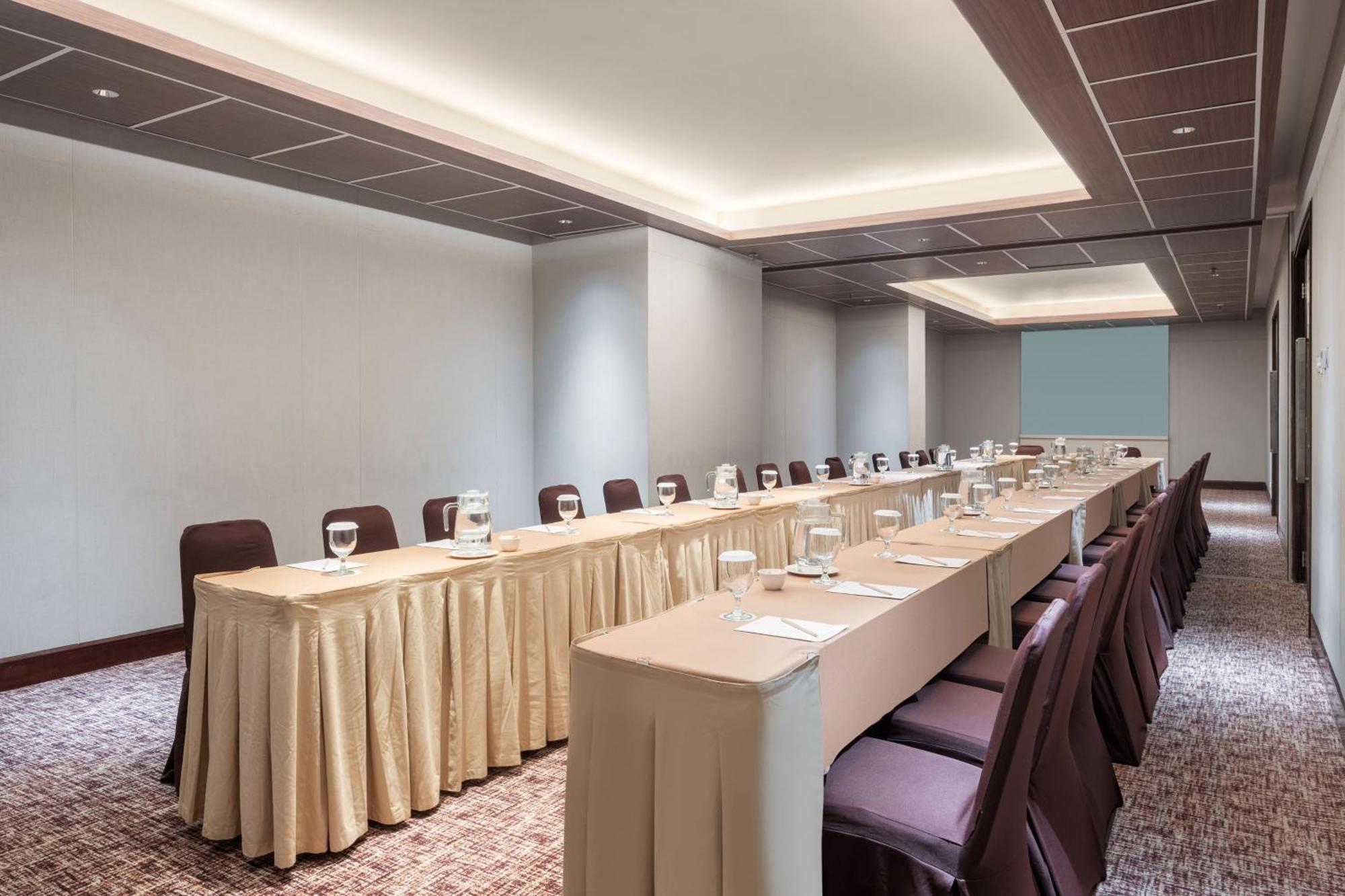 Hotel Santika Premiere Bintaro Serpong Esterno foto