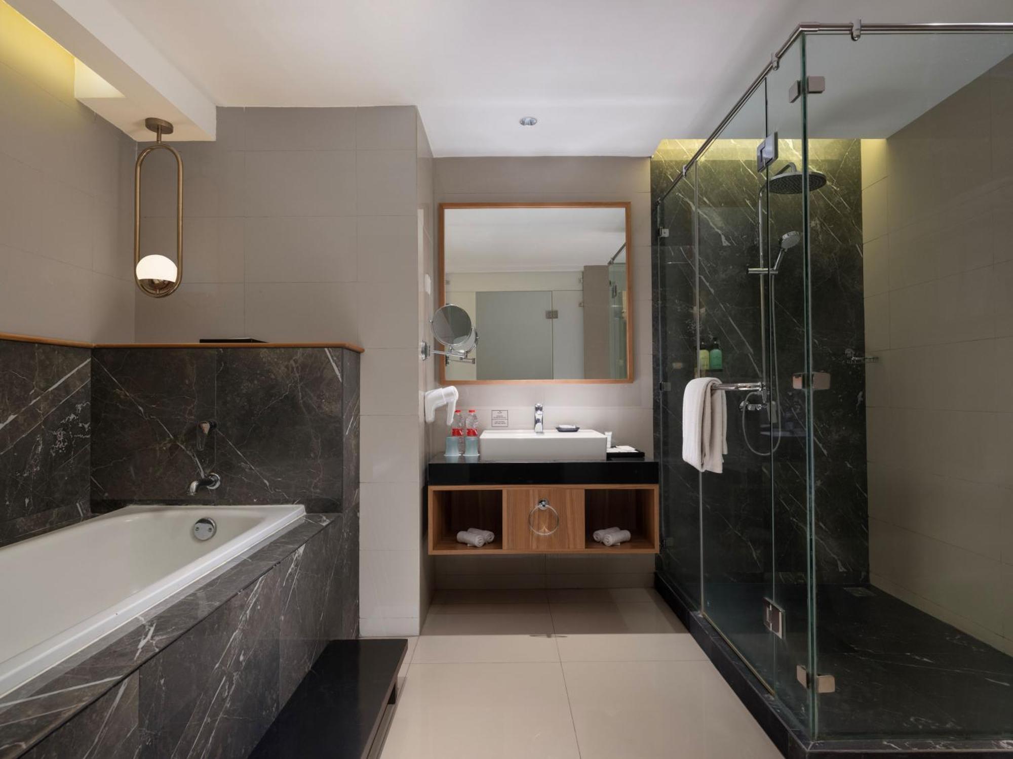 Hotel Santika Premiere Bintaro Serpong Esterno foto